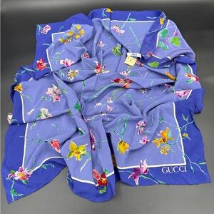 Old Gucci RARE vintage blue Flora large silk scarf head wrap 35” new NWT 1980’s
